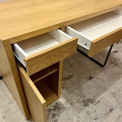 《売約済》【武蔵小山店】 IKEA イケア　ミッケ　MICKE デスク　作業台　テーブル　ナチュラル　組み立て済み　完成品　オーク　調　ダイニングテーブル　シングル　desk table 勉強机 🚚 運搬無料エリア有 / 品川区 リサイクルショップ ランバールーム 武蔵小山店  ◀︎ 武蔵小山パルム 戸越銀座 隣の画像