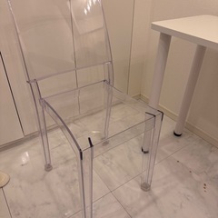 スケルトン　椅子　1,000円　三軒茶屋