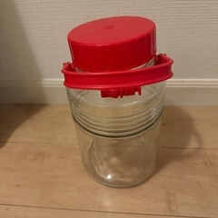 梅酒などに　ガラスコンテナーの画像