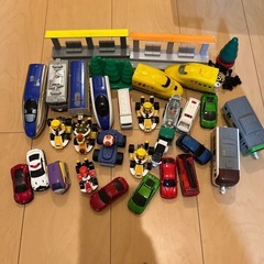 電車，マリオカート、車など