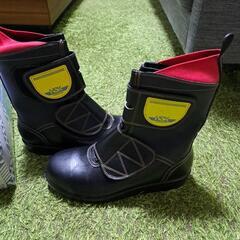 舗装用の安全靴になります。の画像