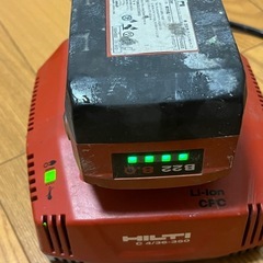 ヒルティB22/8.0バッテリー　充電器付　充電動作確認済の画像