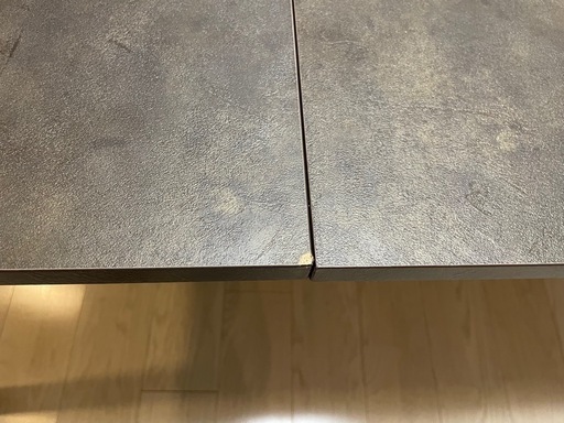 カリガリス　ダイニングテーブル