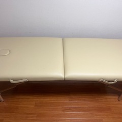 【美品】エステベッド　持ち運び可