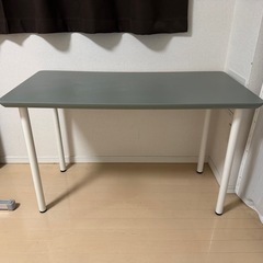 IKEA デスクの画像