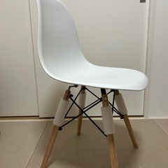 新品✨シェルチェアの画像