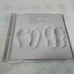 ♠　ALL SINGLES BEST コブクロ 　コブクロ、待望のシングルベスト!  メジャーデビューシングル、「Yell」以来、数々の名曲を発表してきた彼らの足跡を辿る凝縮の2枚組みアルバム。「桜」や「永遠にともに」、「ここにしか咲かない花」といった近年のヒット曲はもちろん、彼らの初期作品群に触れることのできるチャンスです。の画像
