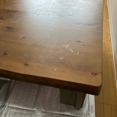 定価10万の高級な木材を使用しているローテーブル中古ですの画像