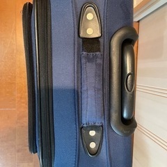 機内持ち込み用スーツケースの画像