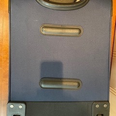 機内持ち込み用スーツケースの画像