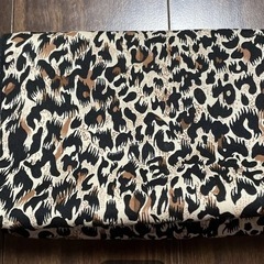 ヒョウ柄ポ－チの画像