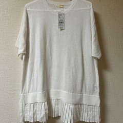 値下げ　新品未使用タグ付　レディースTシャツ　ホワイト　フリーサイズ