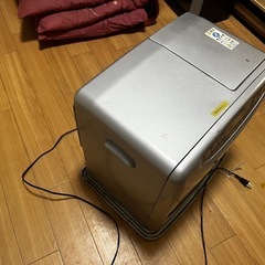 石油ファンヒーターの画像