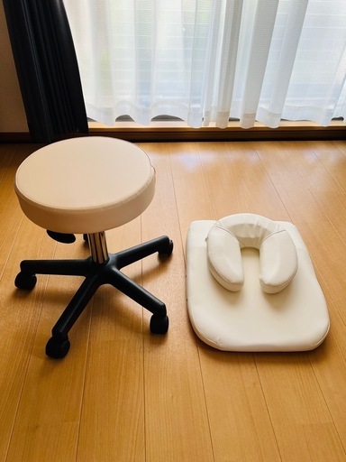 【美品】折りたたみベッド、顔枕、うつ伏せ枕、椅子のマッサージの4点セット