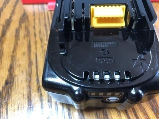 最新マキタ18vバッテリー純正品、充電回数１回(新品、未使用品)