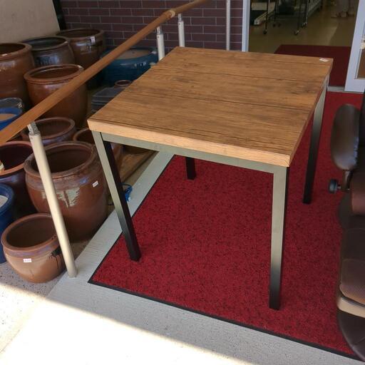 ダイニングテーブル☆ウッド調、オシャレ家具、焦げ跡あります。特価品【浜村鹿野温泉ICから3分 買取本舗 宮本リサイクル 営業時間9～19時 定休日水曜のみ←連絡できませんm(_ _)m】