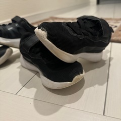 美品　子供　スニーカー　キッズ　シューズ　男の子　2足セット　プーマ　PUMA ニューバランス　17センチ　17.5センチ　の画像