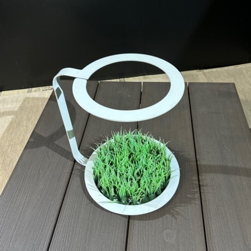 破格‼️オシャレで丈夫な傘立て✨スチール製 人工芝(NO.24-0910-01)