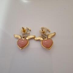 CHANELエンジェルピアスの画像