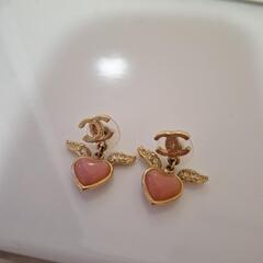 CHANELエンジェルピアスの画像