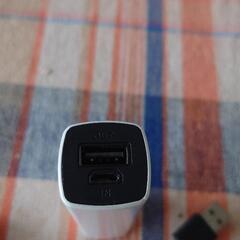 小型モバイルバッテリー　ケーブル付　の画像