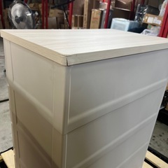 93f天馬(Tenma)  日本製 完成品 フィッツプラスイージー 4段 特許取得済 引出しロック付きで抜け落ちを防ぐ スムーズな引出し 脚付き 木製天板 インテリアに合うリビングチェスト タンス 収納ケース 衣装ケース プラスチック 【組立不要】 【色 カプチーノ】 【サイズ FE6504】 【幅65×奥行41×高さ85cm】★訳あり未使用品の画像