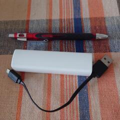 小型モバイルバッテリー　ケーブル付　の画像