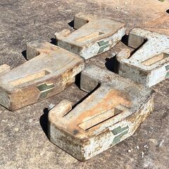 トラクター用 ウエイト 重量 20kg 4個1セット　重り 錘　ウェイト トラクター パーツ 中古の画像