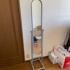 キャスター付き全身鏡　スタンドミラー　姿見