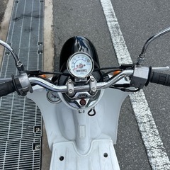 可愛らしいバイクヤマハビーノ5AU 快調大阪発2ストパンダ白黒 (KK1028