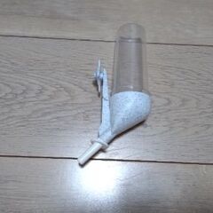小動物の吸飲み