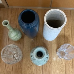 花瓶　5つ　バラでもの画像