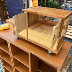 キャスター付きビンテージ小物入れの画像