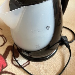 電気ケトル　黒