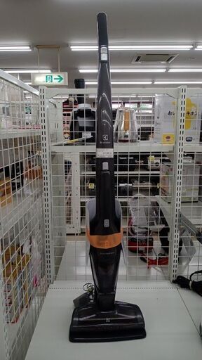 ★ジモティ割あり★ エレクトロラックスジャパン(株) エクストロラックススティッククリーナー   動作確認／クリーニング済み TJ8442