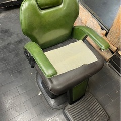 バーバー椅子。練習用などいかがですか？