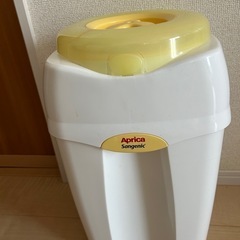 アップリカ Sangenic おむつ　ゴミ箱　におわなくてポイ・...