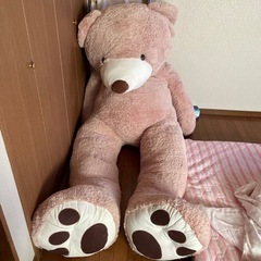クマ巨大ぬいぐるみ