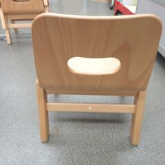 ジャクエツ 子供用椅子 トモチェアリトル 幅30.6cm 奥行26.7cm 高さ38.4cm 木製 ナチュラル 園児椅子 札幌 西岡店の画像