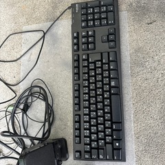 モニター　スピーカー　キーボードセットの画像