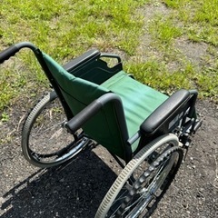 幸和製作所　スチール製車いす グリーン　シルバーカー　車椅子　BM01の画像