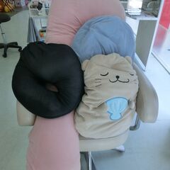 クッション　抱き枕　４つまとめてもらってください