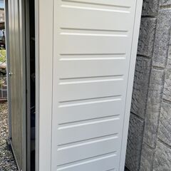 物置(内部棚有り)の画像