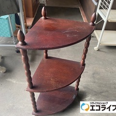 玄関先・リビングに　コーナー飾り棚