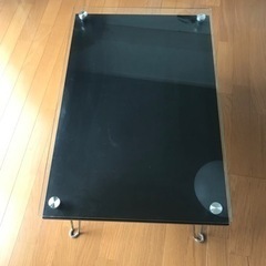 オシャレなテーブルの画像