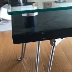 オシャレなテーブルの画像