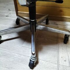 KOKUYO回転椅子