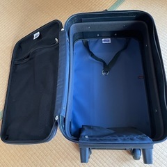 (値下げ！18日まで
)gerry cosbyキャリーケースの画像