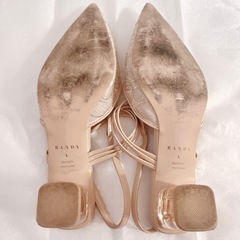 RANDAフラワー刺繍パンプスの画像