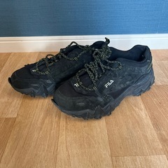 FILA スニーカー　25cm